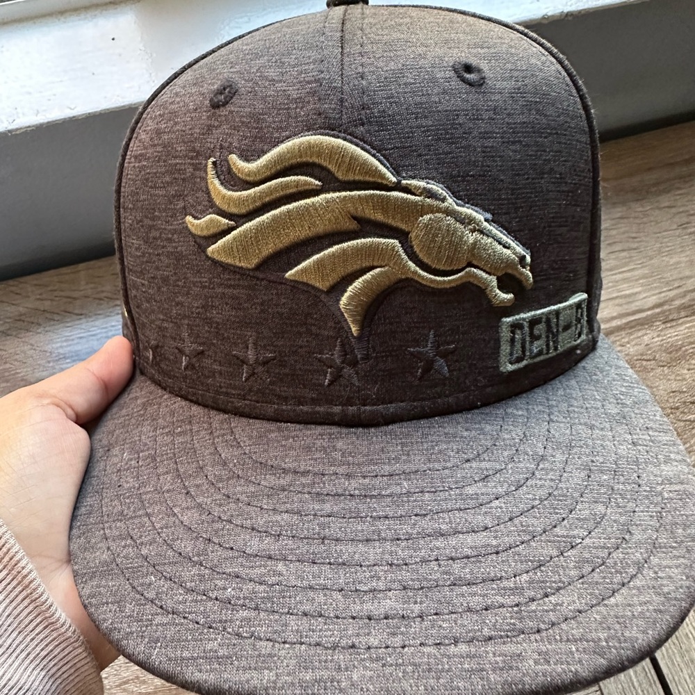 Good condition Denver broncos green army hat 7 1/2